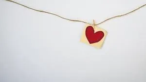Graphic heart print