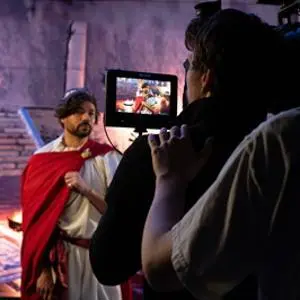 Pic of virtual film set actor and camera operator