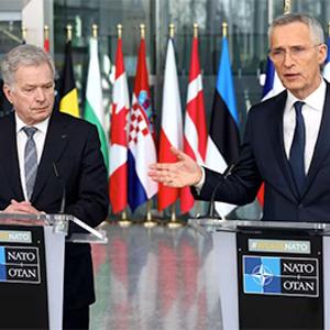 Nato chief Jens Stoltenberg with Finland’s president, Sauli Niinisto