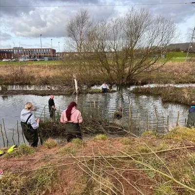 Biological Science students rewilding the River Trent.