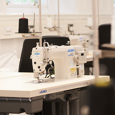 Industrial lockstitch machine