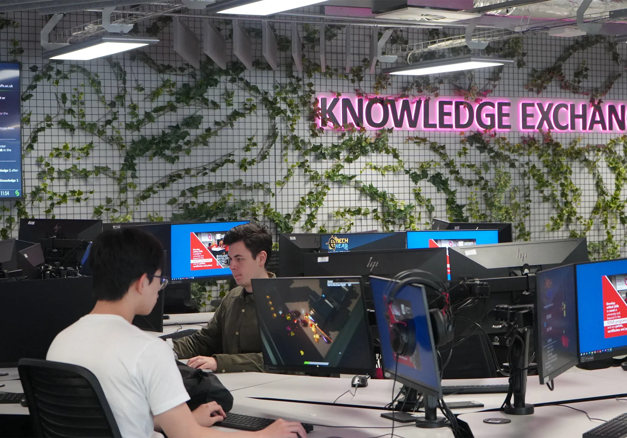 Students are sitting in the lab working